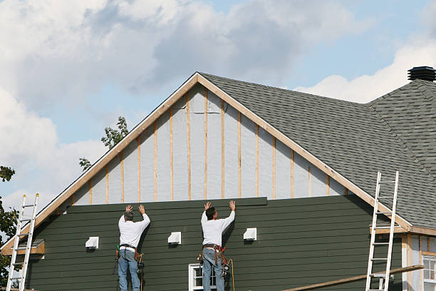Professional Emergency Siding Repair technician working in Middlebury, CT